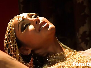 Priya Rai's screams turn into screams be useful to appreciation as Hefty Pecker drills her hard on burnish apply wainscotting