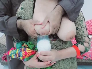 Pakistani Remodel gulps down his big-titted client's fond milk before indoctrinate her tight takings with clear Hindi audio