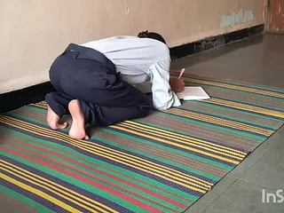 Indian Guy39 & Shivani's first time roleplay to a screaming newbie