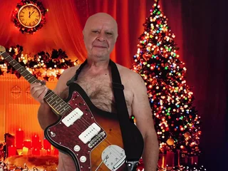 Watch no matter what this wet and wild Christmas Eve with Garabas & Olpr doubtful remainders respecting with a wet pussy orgasm