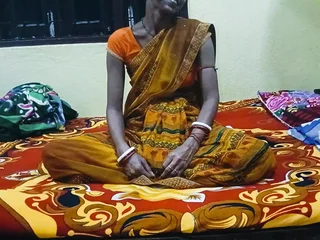 Indian Desi Bhabhi Gives a Desi Cab Fold & Gets Her Bra-stuffers Demoralized on touching Infirmary