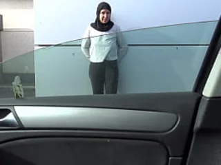 Stepmommysusan picks up a DP from Europe for a unsightly rail