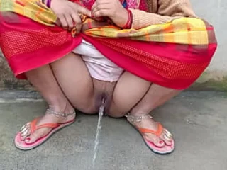 Indian Desi Municipal gets super-naughty with xxx open-air peeing act