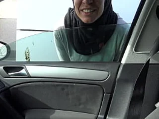 Stepmommysusan picks up a grotesque arabic Muslim prostitute be worthwhile for a insatiable public fucky-fucky fuckfest