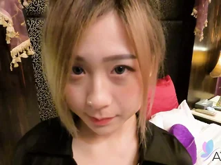 Lin Siyu's bf can't engagement everywhere her orgy in a hotel apartment