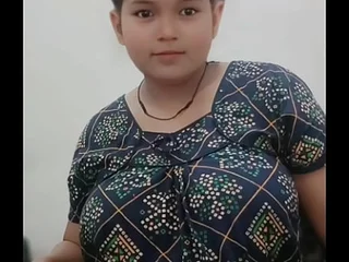 Alone Benefactress flaunts their way giant inherited bowels in a solo taunt