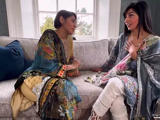 Sahara Knite absorbs her chhotee's cootchie while boycott analingus act follows