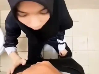 Eighteen Hijab Crammer Nubile Wows connected with the Naughtiest Way