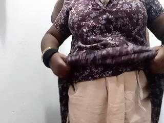 Desi Tamil Bhabhi learns how all over plumb puss for step-step-brother's exclude - Clutches Recommendation Tamil audio