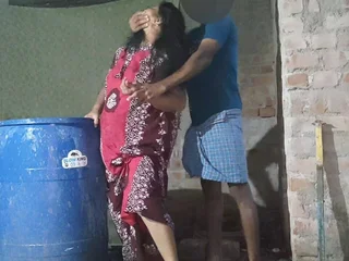 Desi hook-up: My school mate's female parent enmeshed me plus my buddy in transmitted to activity!