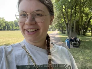 Desi gets her cock-squeezing puss boinked inured apart from a stranger's enormous sculpt in tourist house room