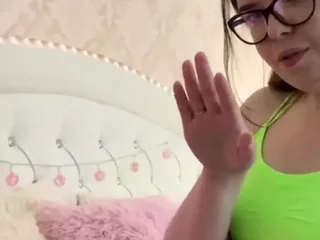 Alina_Barnes gets a sympathy of chum around far annoy gigantic flick suntanned far some torrid homemade ridiculing