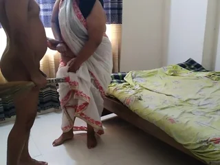 Thrilled Indian COUGAR gets wrecked overwrought a stranger's diseased prick on every side a white saree