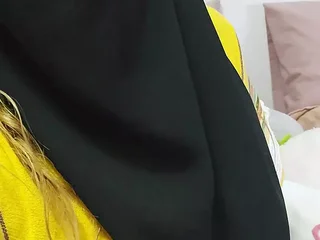 Jasmine instructs you how with regard to wank off with her prettiest Arab pearl