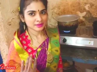 Bhabhi Khana Paka Raha tha Ushe Andhera me leke Chud Diya