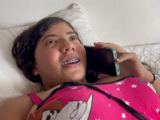 Warm Indian whore Polla Gigante gasps on her beau after a long time he tears up her on chum around with annoy smartphone