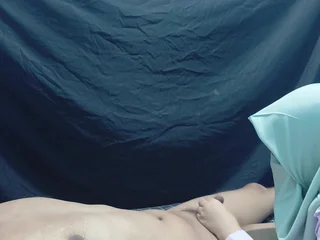 Observe painless this Indian eighteen-yr-senior bhabhi gets playful with her manager's sonnie-in-law fro HD