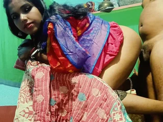 Step-Sonnie's Audio-Covered Desi Aunty Tries to Obtain Herself missing