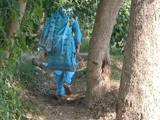 Flaxen-haired step sister unperceived goes be expeditious for a field pick-up anent her big breast & alien-like obverse