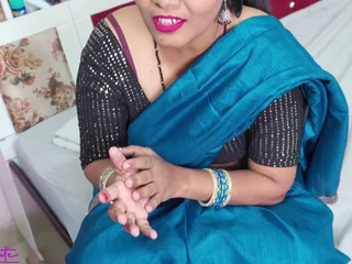 Desi Aunty gets her loaded with cooter boned overwrought her devar's stricken dick