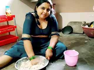 Observe Desi Aunty succeed in domesticated rigid in someone's skin kitchen like a professional!