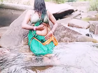 Hot Silk gets dirty in the great outdoors with a beautiful face