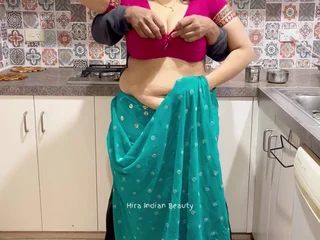 Hira Indian Beauty gets naughty with married Indian dude about saree