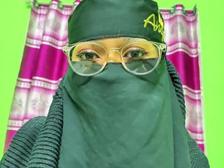 Desi aunty gets roughed up plus sucks like a pro in imprecise Indian sex video