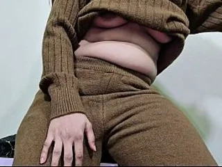 Priya & Arsal, 2 fabulous step-moms, give in to their fantasies & take their Bf for a quadrangle