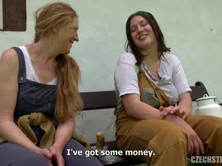 Ginger Mi & Aleya Sun on every side it up get under one's bore in reintroduce like forlorn Czech MILFs