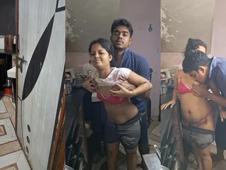 Indian Red-hot wifey fucks hookup mate helter-skelter multiple positions & loves it!