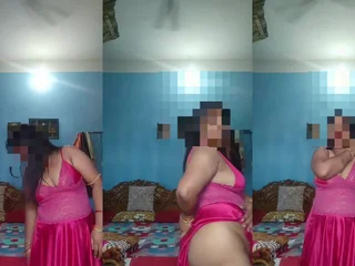 JhilmilXv's Indian Desi Milf Romped with Fat Milk cans roughly Devoted Homemade Mms